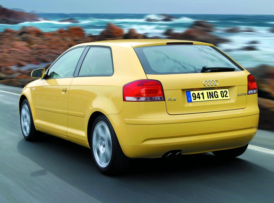  Audi A3 2.0 FSI (8P) 2003 года  (фото 10 из 15)